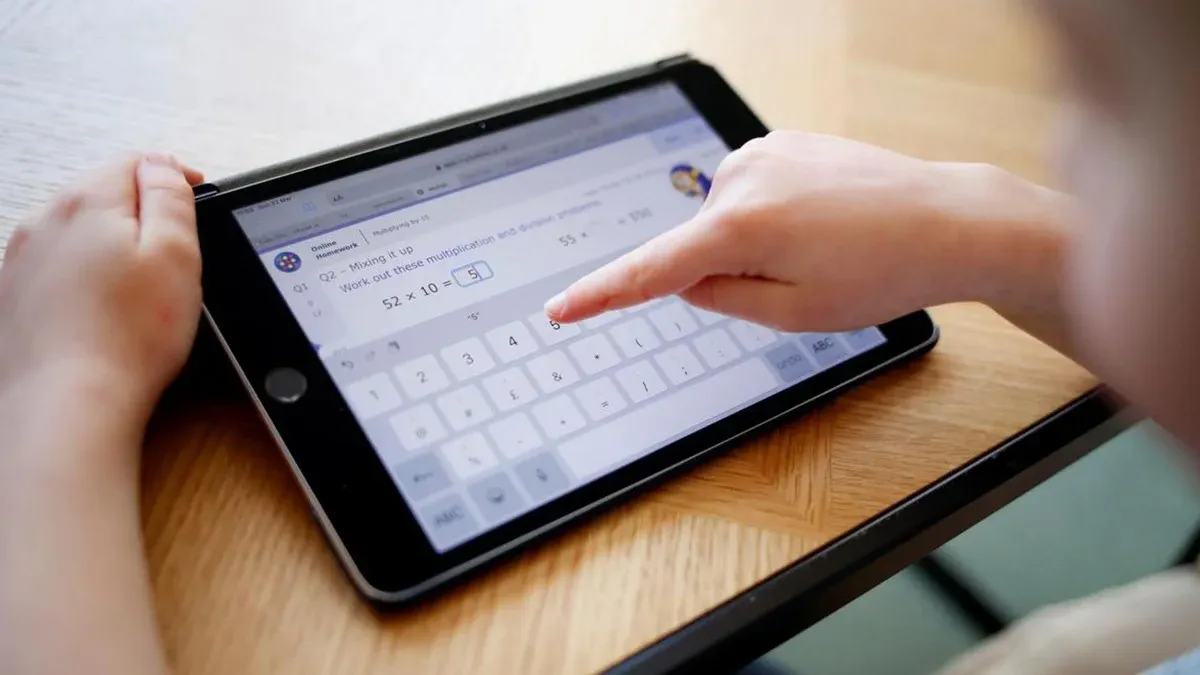 AI printr vs educational tablet- which tool is better
